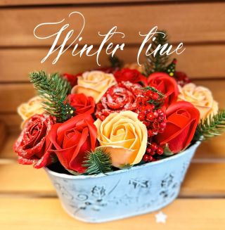 ❄️Když se jemnost mýdlových růží spojí se zimní atmosférou, vznikne dekorace, která rozzáří každý prostor.🎄❤️ Krásné,...